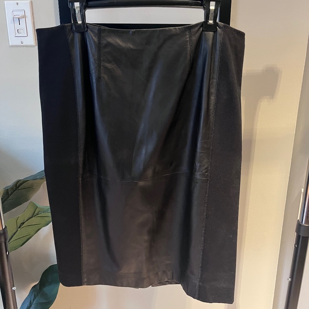 Ellen Tracy Black Partial 100% Leather Midi Skirt - Size 12
